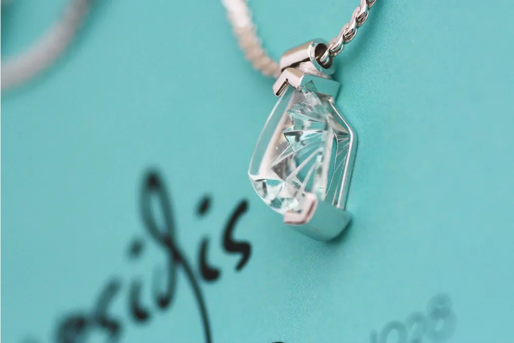 Aquamarine silver pendant