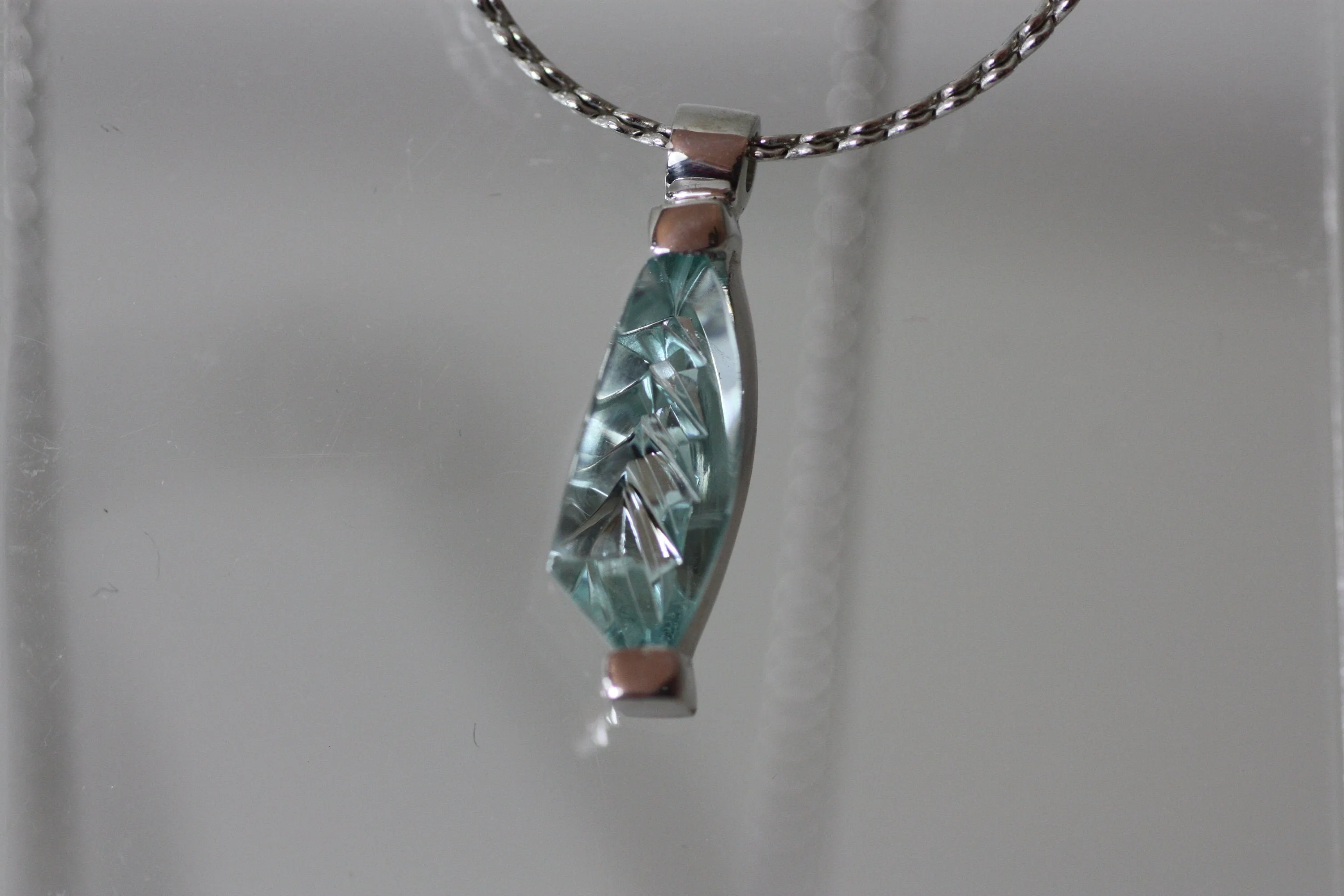 Aquamarine silver pendant