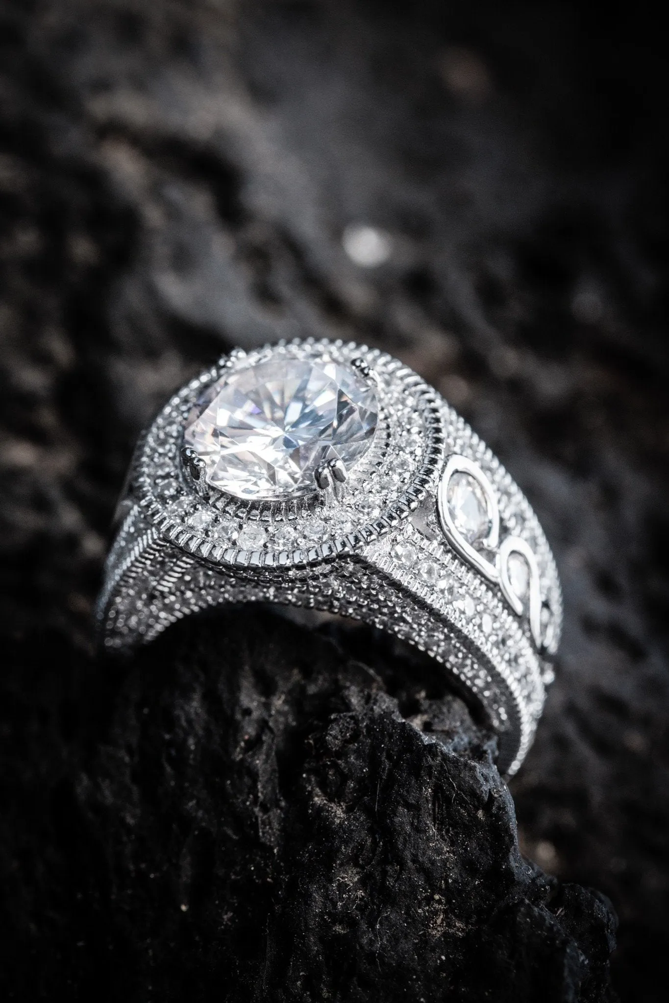Brilliant-Cut Signet Ring