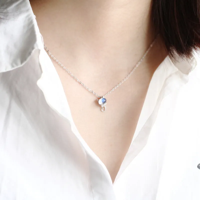Handmade Cute Moonstone Pendant Necklace Silver Gemstone Jewelry Accessories for Women