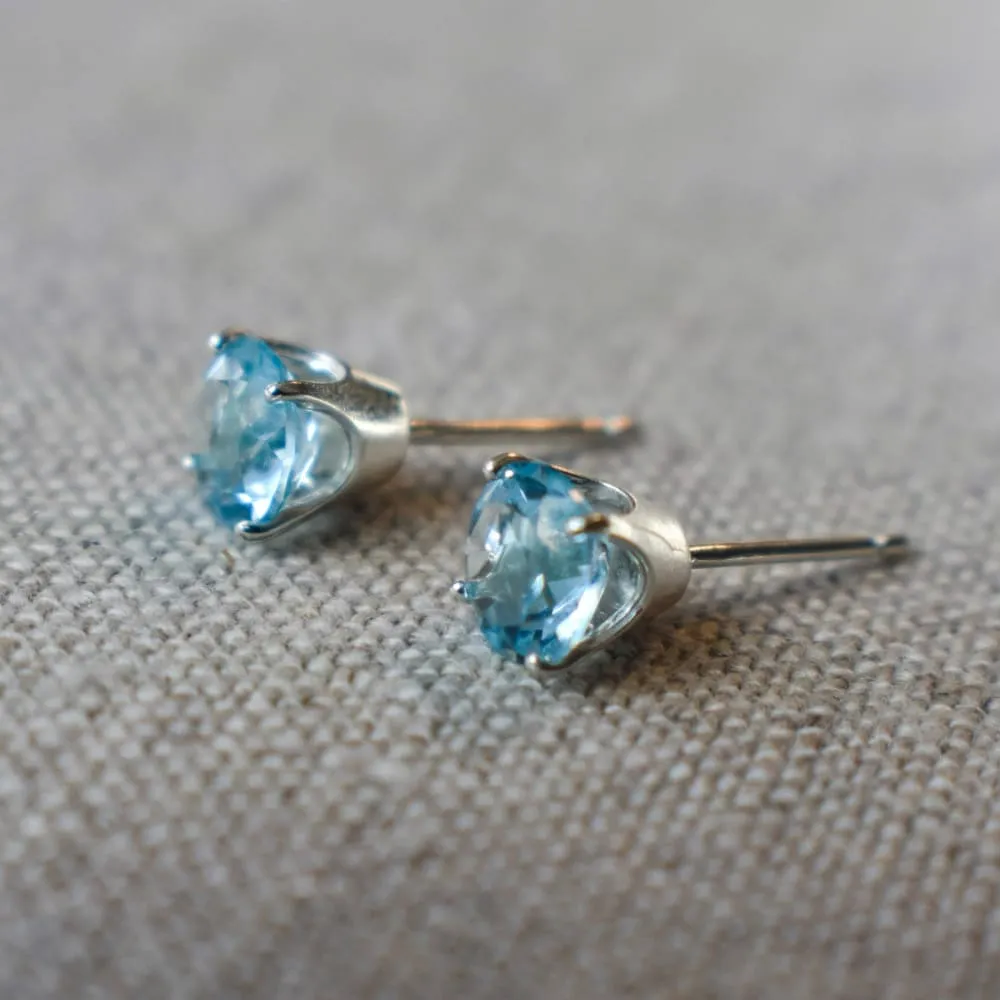 Oval Aquamarine Stud Earrings