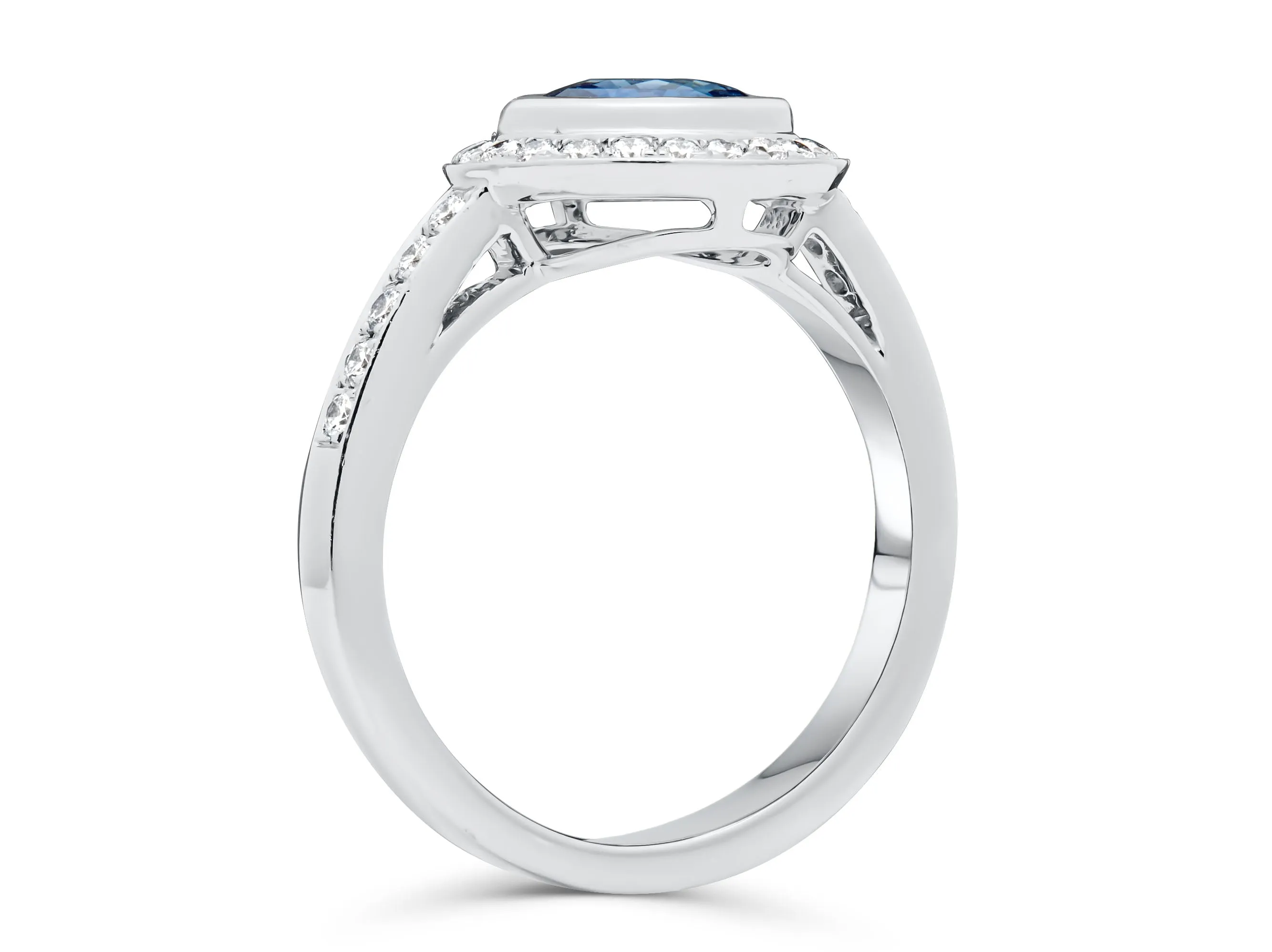 Sapphire Majestic Platinum Eye Ring